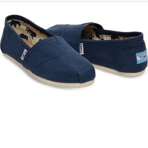 Toms